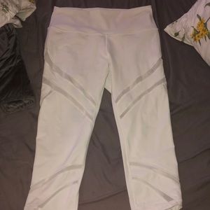 White lululemon leggings